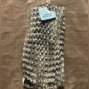 Fashion Knit Scarf NEW